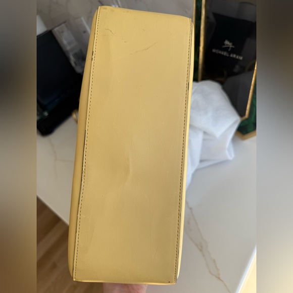 Vintage yellow purse - Picture 2 of 16